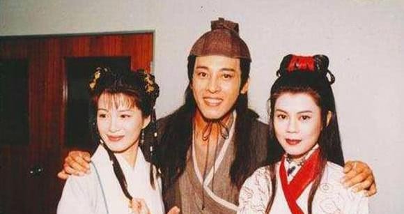 她与吕颂贤相恋14年,拍35部戏不红,如今选择做丁克一族