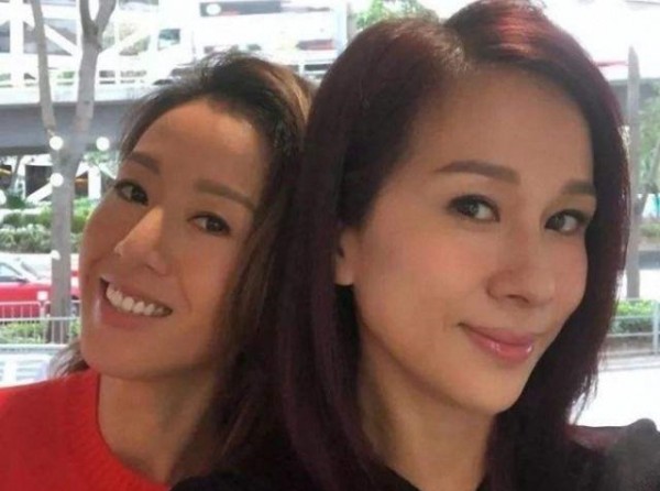 出道与吕颂贤合作，没有被成龙捧红，嫁同龄富豪老公，今过成这样