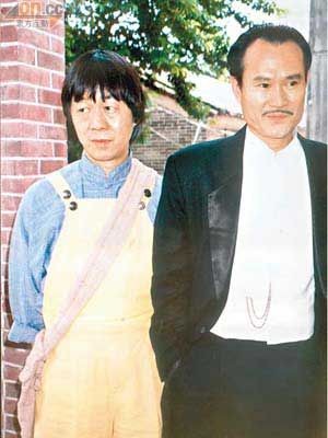 林正英和许冠英在《僵尸先生》合演师徒，想不到两人巧合同月同日去世