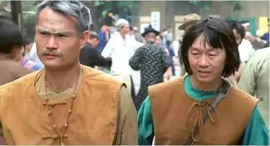 原来他们是亲兄弟,老大喜剧之王,老二粤语歌王,老三却英年早逝