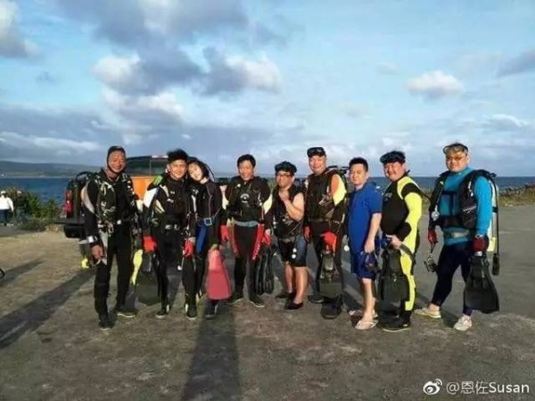 吴奇隆奥克兰赌场豪赌大输?刘诗诗托着下巴,一脸不开心...