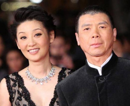 收养孩子的明星,只有她最悲剧,养女却嫁给了自己的丈夫