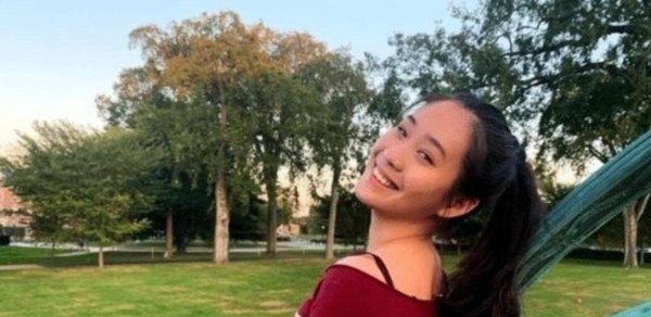 李连杰曾斥巨资培养与前妻黄秋燕所生之女李思,送其赴美深造,现年37岁的李思在美国生活稳定发展