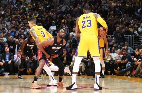 花式秀恩爱!詹皇称最不喜欢韦德:和他一起打全明星太糟糕