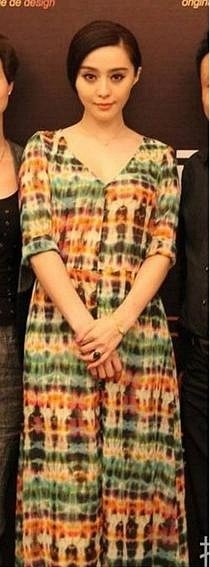 看明星如何应对着装尴尬:廉价衣、撞衫、山寨货