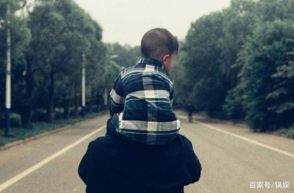 老公不小心让儿子误食猫粮,安以轩忍不住吐槽:爸爸带娃活着就好