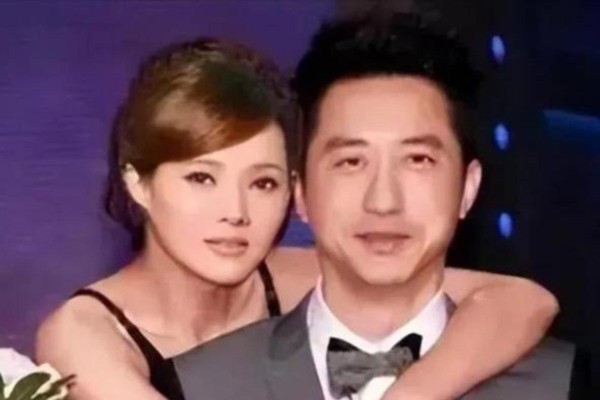 伊能静坦言前夫人品极好,对谁都非常和善,我却是典型恋爱脑、一见钟情又迷颜值,最终因为这些导致两段婚姻且交往长达二十多年