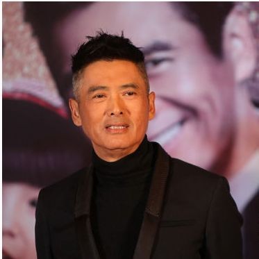 他是香港电视剧一哥,被谢霆锋连累遭封杀,如今转内地发展