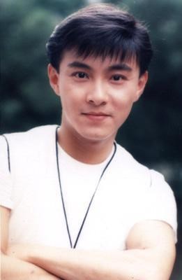 他是香港电视剧一哥,被谢霆锋连累遭封杀,如今转内地发展