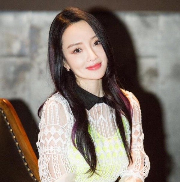 过气明星有多“难”?天天吃外卖,卑微求工作,穷到只剩100万