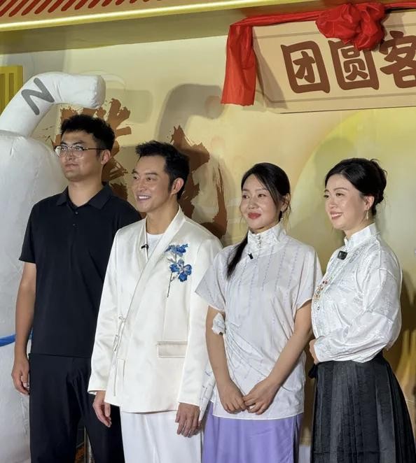 闫妮与沙溢的中年友谊：娱乐圈的现实与舆论考验