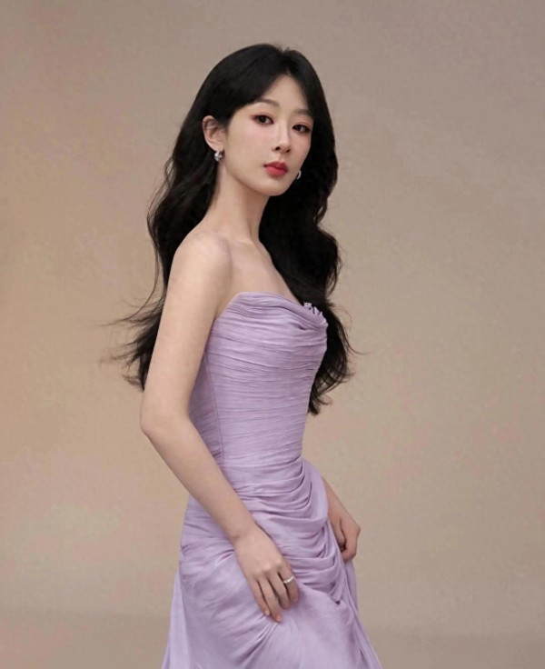 杨紫代言奇瑞千元首饰也能撑出百万级优雅