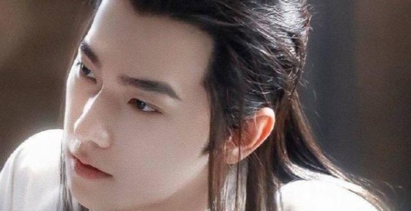 李佳琦说《且试天下》好好看，直播在家催更，还是我们佳琦能处