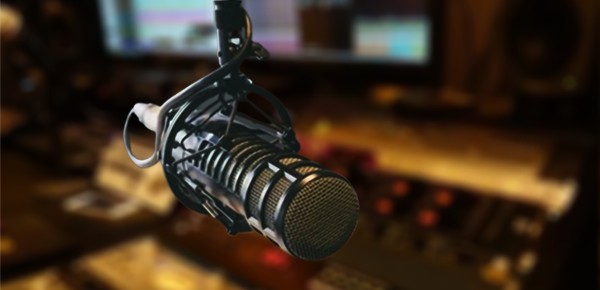 为什么电视剧大多数都由配音员配音?而电影大多数都是演员自己配音?