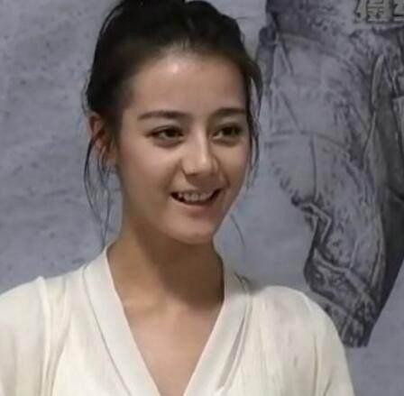 18岁如花的年纪,明星们也是各有殊途,看这些小花们都经历过什么