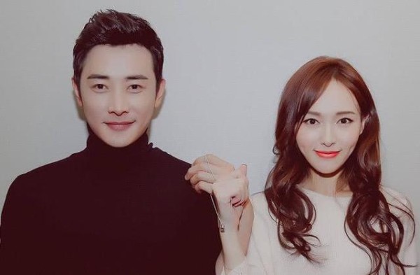 娱乐圈“藏得最深”的一对情侣,6年不秀恩爱,直接晒结婚证