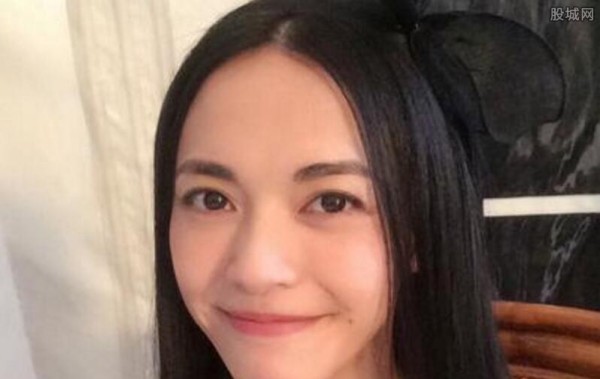 盘点娱乐圈中拒绝豪门嫁穷小子的女星 这才是爱情