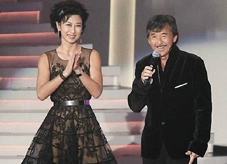 嫁给年长14岁的林子祥,叶倩文生活幸福,初恋费翔59岁仍单身