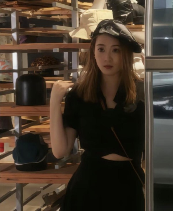 王星女友回应“美言贴”,感谢大家抬爱将她视为正能量,非常开心