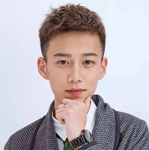 网红界的防火防盗防闺蜜?王逗逗和张弛分手,是因为闺蜜董一涵?