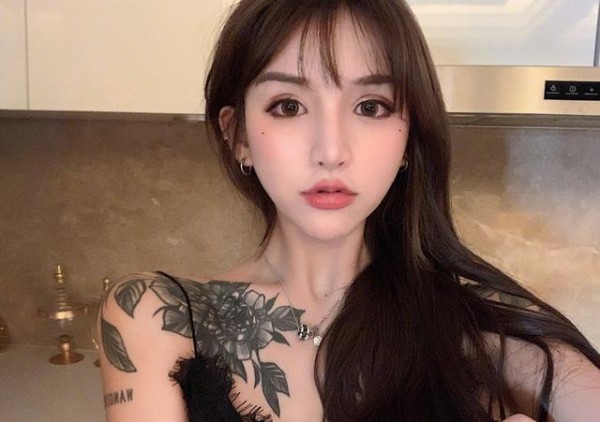 网红界的防火防盗防闺蜜?王逗逗和张弛分手,是因为闺蜜董一涵?