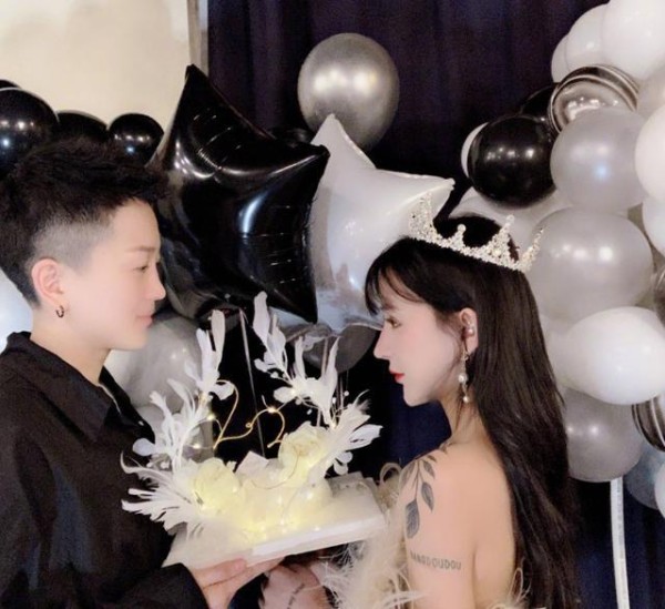 网红界的防火防盗防闺蜜?王逗逗和张弛分手,是因为闺蜜董一涵?