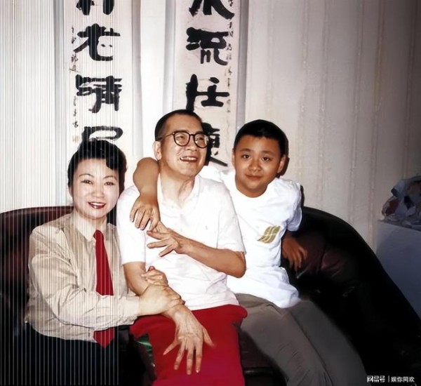 1978年,45岁的陈景润因身体原因住院,对27岁的由昆一见钟情