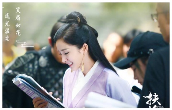 什么叫做明星的生活?杨幂熬夜到三点用两万的护肤品