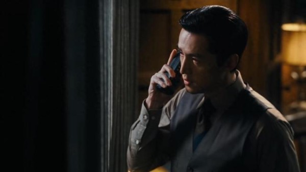 《繁花》真解气,阿宝破产,爷叔出走,绯闻女友们各个冷血