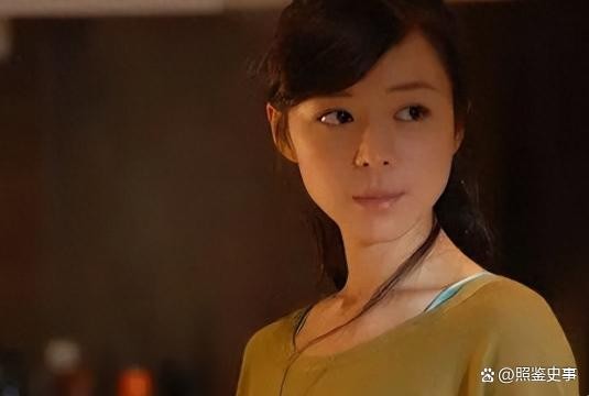 睡遍导演圈,谄媚逢迎手段过人,“导演收割机”张静初引热议