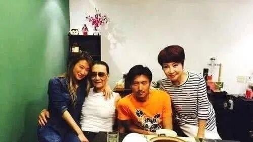 谢霆锋家庭关系揭秘：父爱与女友态度交织的三角恋