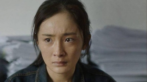 杨幂身边有多位资本大佬追求,但那些资本大佬大多颜值拉胯、又老又丑,她实在是下不了心接受这种现实