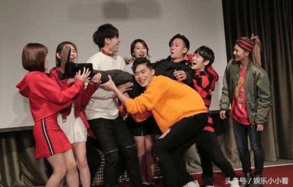 何润东工作忙碌每天只睡两三个小时, 娇妻: 已经习惯一个人睡