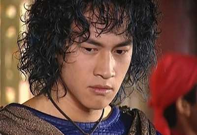 何润东与小8岁的娇妻,低调相恋7年结婚,妻子长相撞脸江疏影