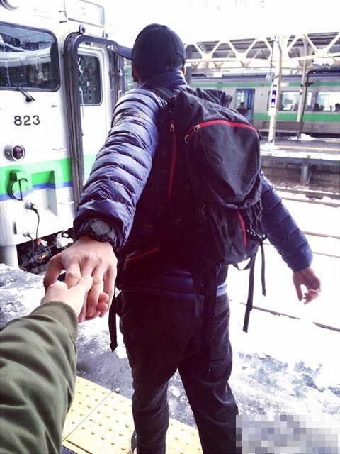 40岁何润东宣布结婚 已与女友交往8年