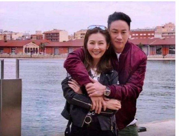 何润东生日与老婆大秀恩爱,相恋十年甜蜜如初