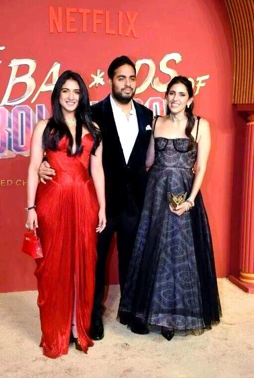 安巴尼家族:温馨互动超越财富的传统魅力