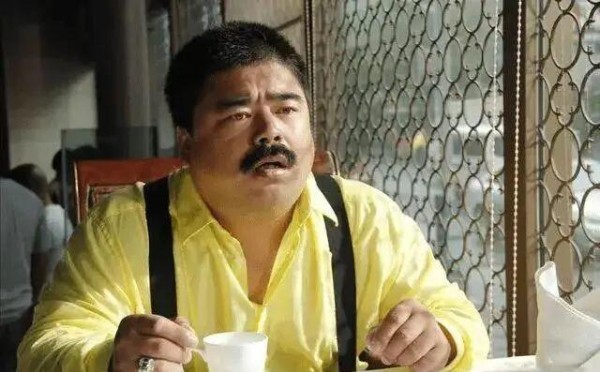 疫情冲击下的娱乐圈:刘金与杨淇的崛起之路