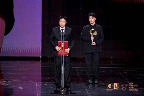 陈思诚戴墨斩获金鸡最佳导演 壹同制作彰显厂牌持续创造力