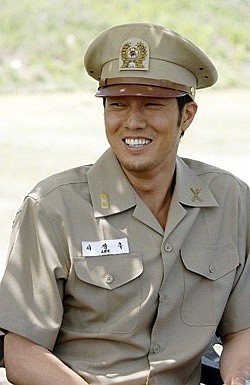 苏志燮在描写韩战时代伤痛的《Road No.1》中饰演李长宇