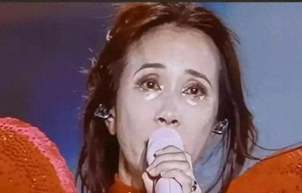 54岁莫文蔚演唱会照引热议:我们是否对女明星太苛刻了?