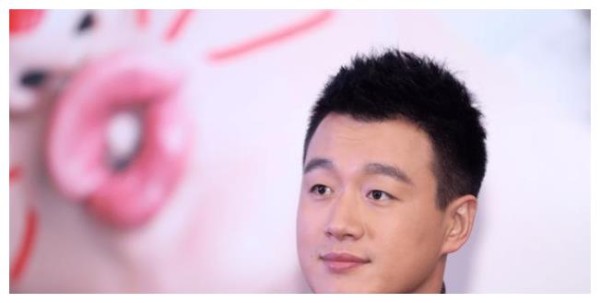 被富婆“包养”的四大男星,一位成内地天王,功成名就!