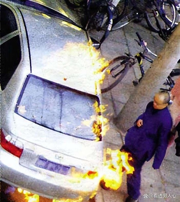 窦唯隐身引发热议!昔日天后前夫用生活示范如何不被定义