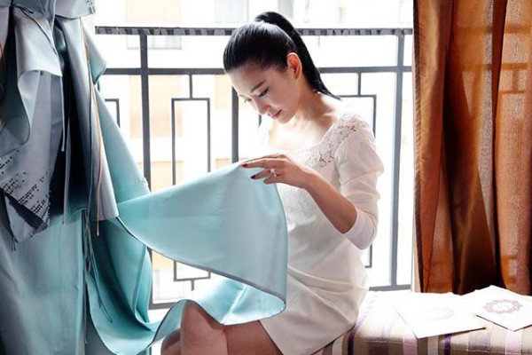 吴京两位前任曝光,一个比一个美,不过却都输给了谢楠