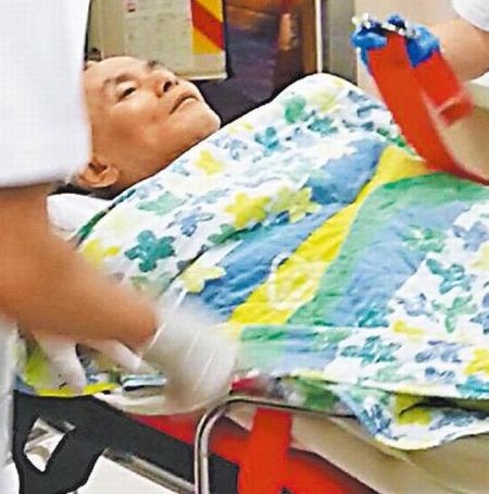 刘家辉气儿子吃里扒外 暴食狂呕被送急诊