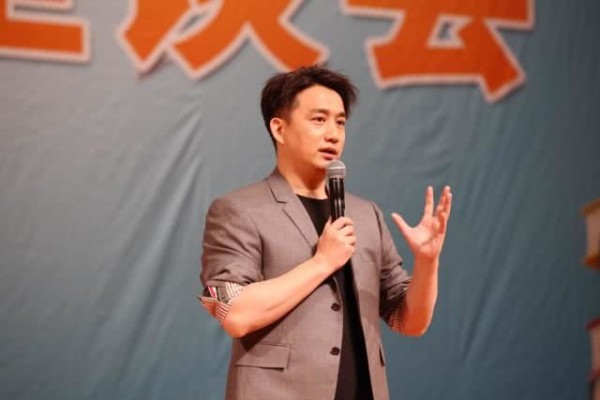 贾静雯黄磊因一条暧昧短信至今形同陌路