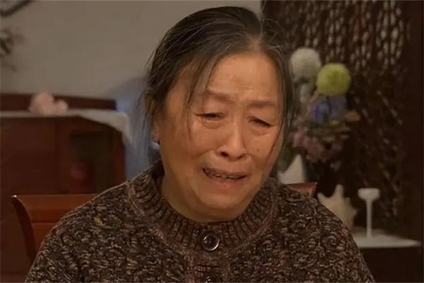 张少华的儿子和女儿是谁?赵丽蓉对张少华的评价如何?