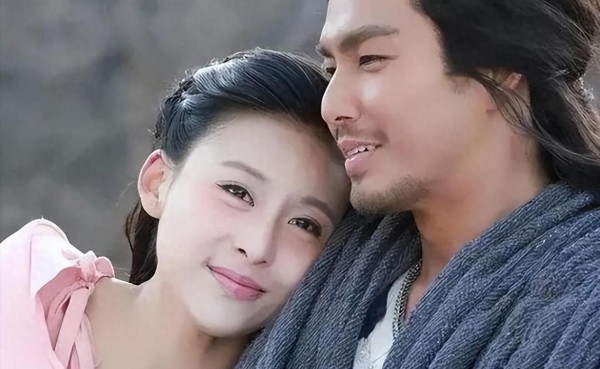 刘亦菲拒绝千万炒作费后,她后院里的50只流浪猫成了娱乐圈最昂贵的“证据”