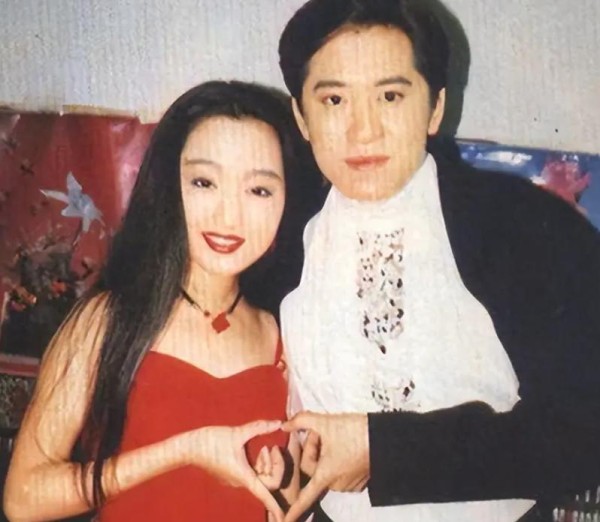 55岁毛宁新生活曝光!和杨钰莹决裂,富婆饭局频现