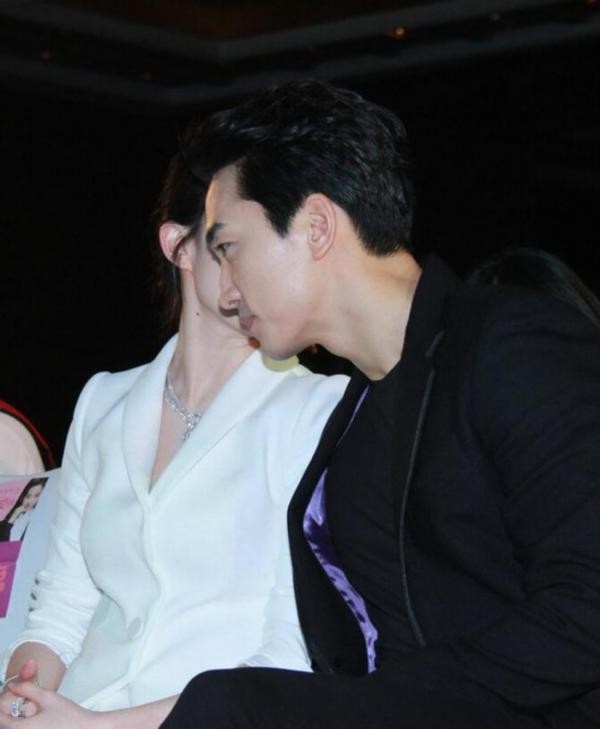 刘亦菲宋承宪现身